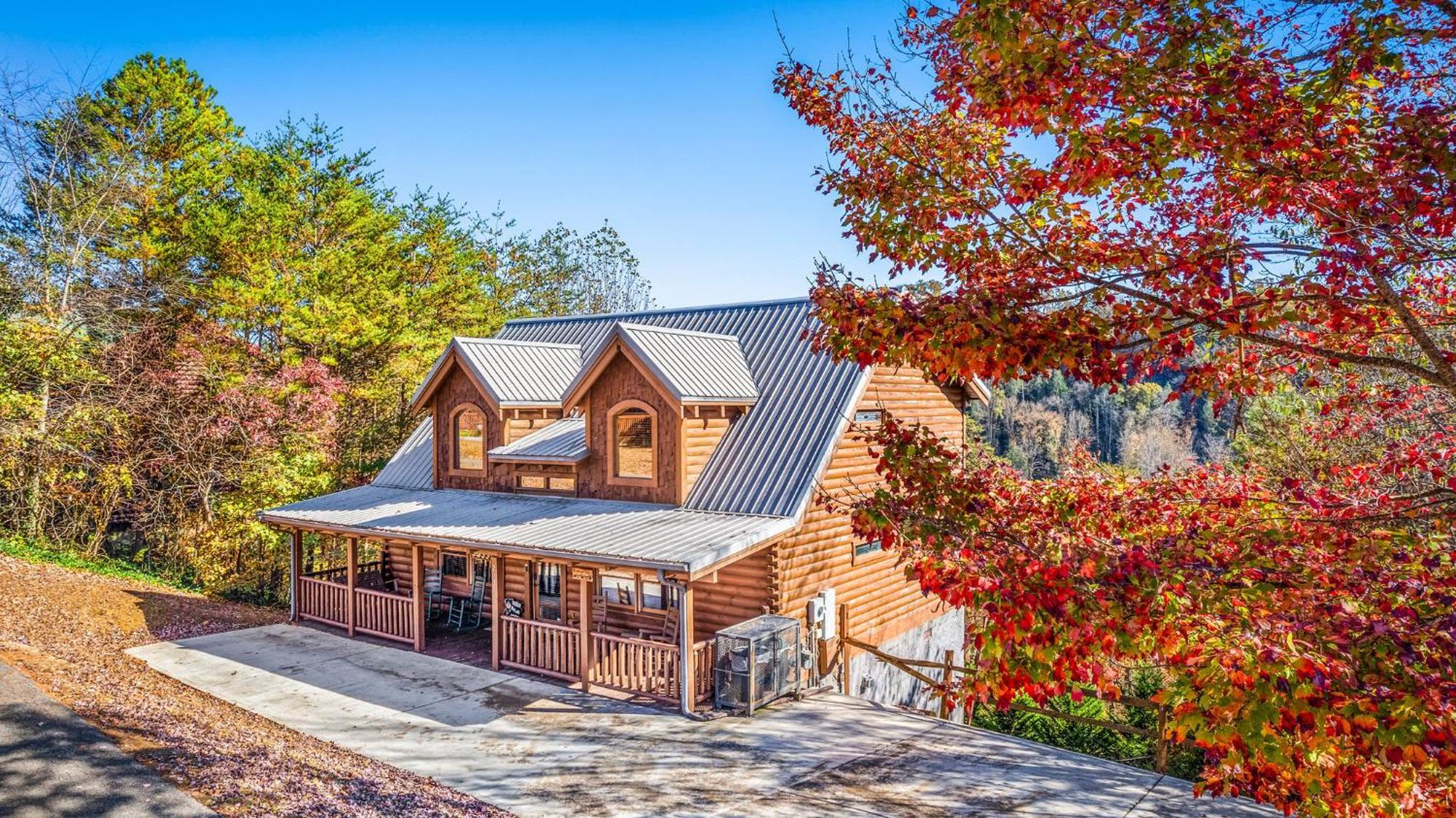 Bearfoot Pines - True Log Cabin - Wi-Fi, Hot Tub, Fishing, Deck With Views! - Mins To Pf Sevierville Dış mekan fotoğraf