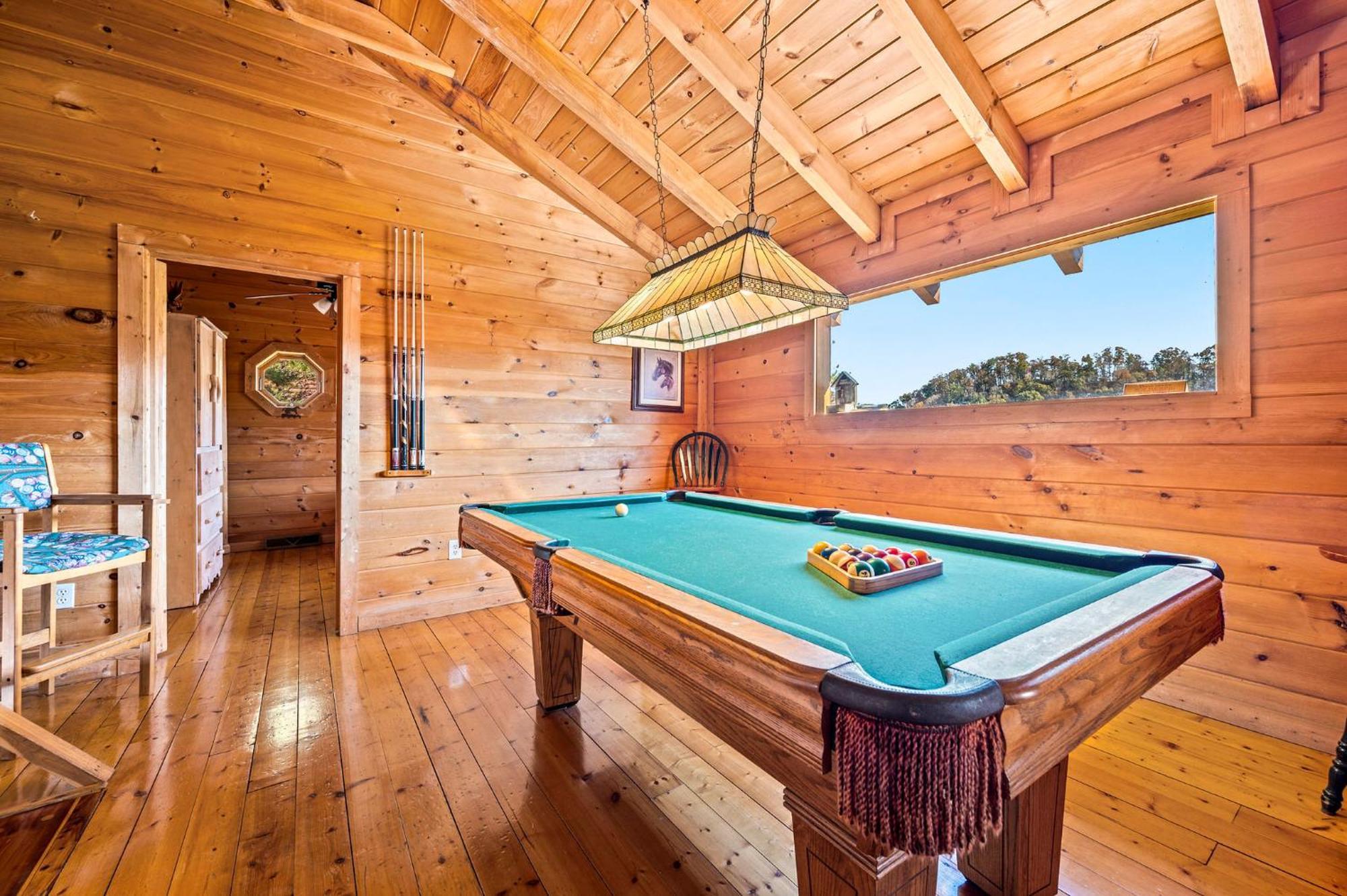 Bearfoot Pines - True Log Cabin - Wi-Fi, Hot Tub, Fishing, Deck With Views! - Mins To Pf Sevierville Dış mekan fotoğraf
