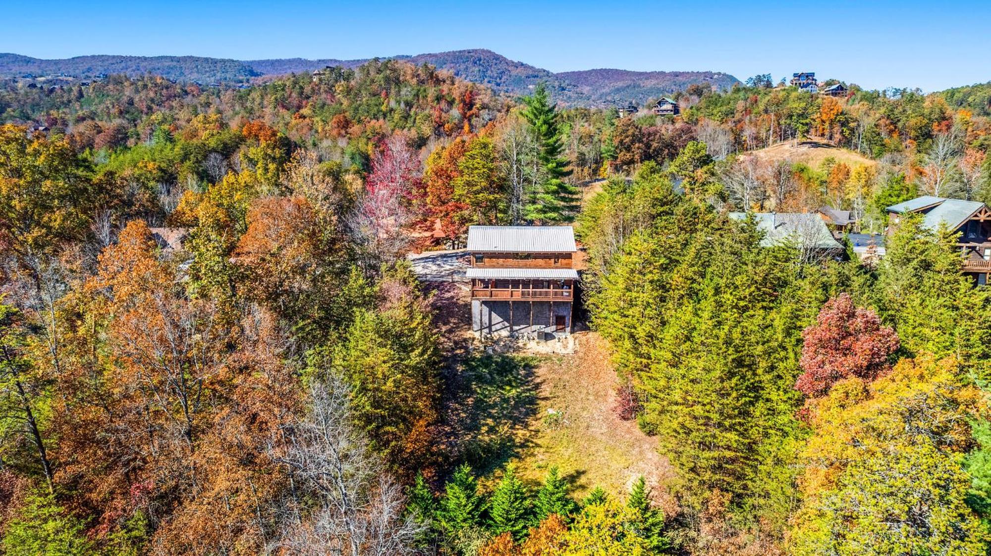 Bearfoot Pines - True Log Cabin - Wi-Fi, Hot Tub, Fishing, Deck With Views! - Mins To Pf Sevierville Dış mekan fotoğraf