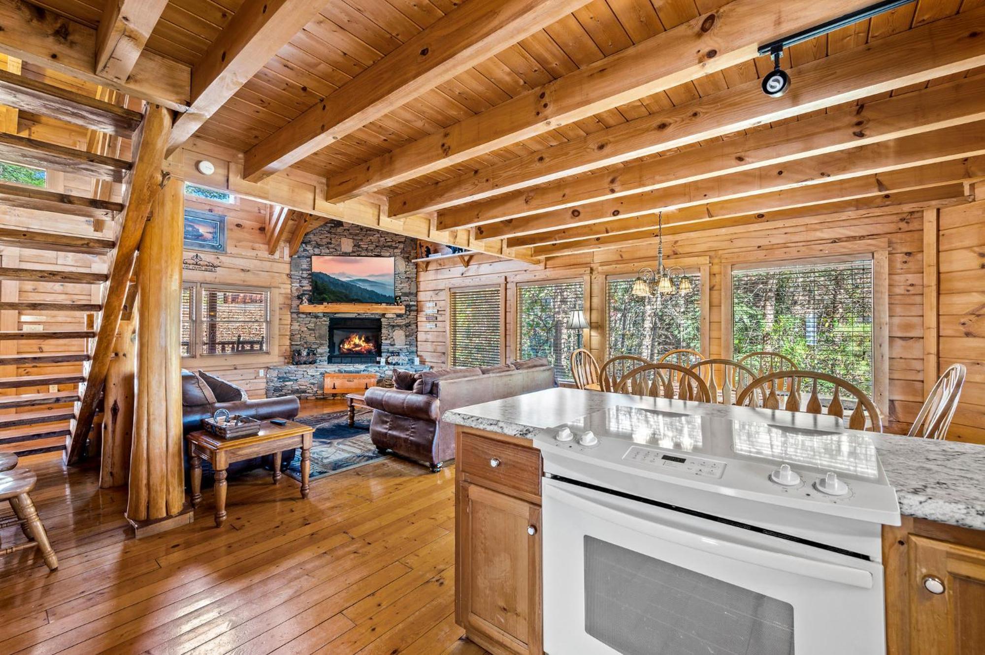 Bearfoot Pines - True Log Cabin - Wi-Fi, Hot Tub, Fishing, Deck With Views! - Mins To Pf Sevierville Dış mekan fotoğraf