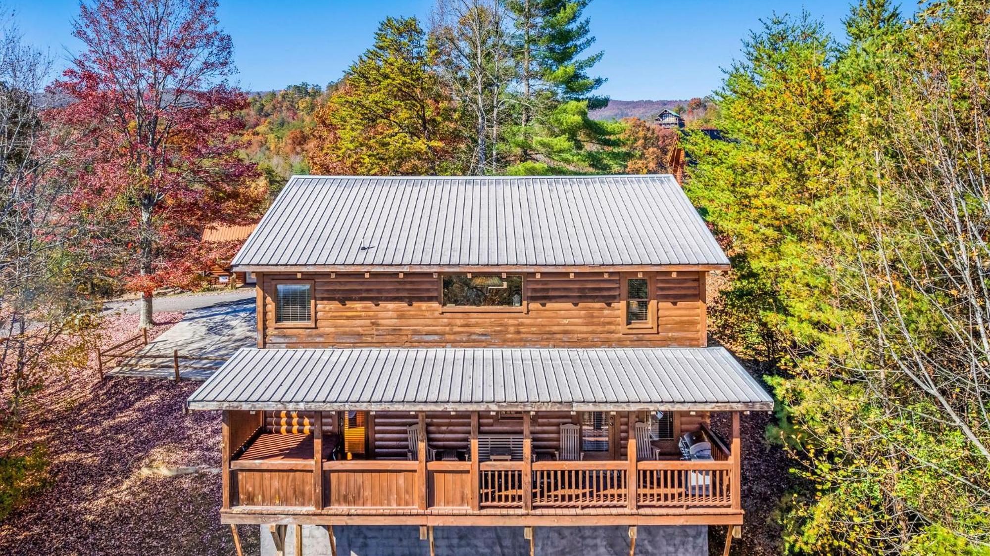 Bearfoot Pines - True Log Cabin - Wi-Fi, Hot Tub, Fishing, Deck With Views! - Mins To Pf Sevierville Dış mekan fotoğraf