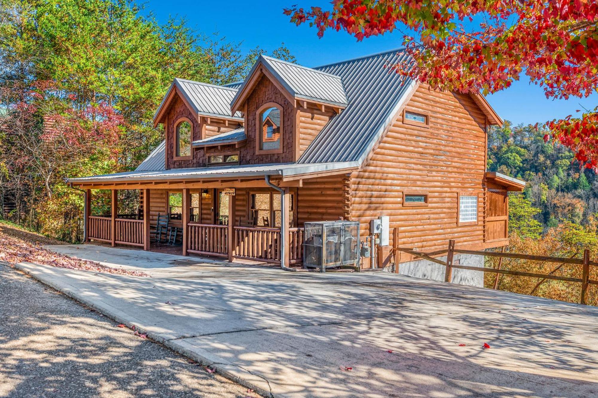 Bearfoot Pines - True Log Cabin - Wi-Fi, Hot Tub, Fishing, Deck With Views! - Mins To Pf Sevierville Dış mekan fotoğraf