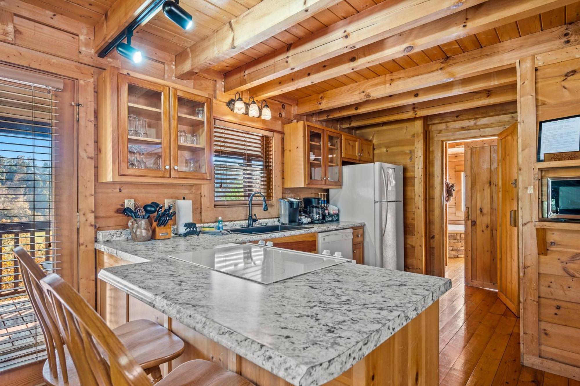 Bearfoot Pines - True Log Cabin - Wi-Fi, Hot Tub, Fishing, Deck With Views! - Mins To Pf Sevierville Dış mekan fotoğraf